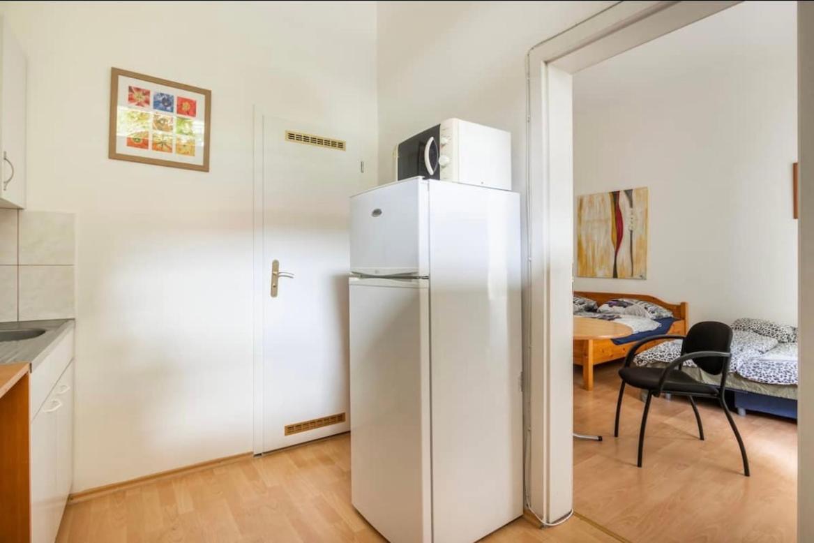 Apartment Stepanska Прага Экстерьер фото